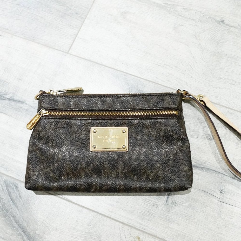 MICHAEL KORS CLUTCH